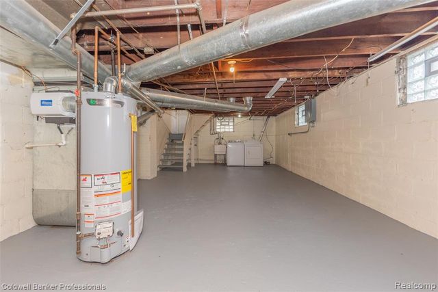 35324 Chestnut Street, Wayne, MI 48184