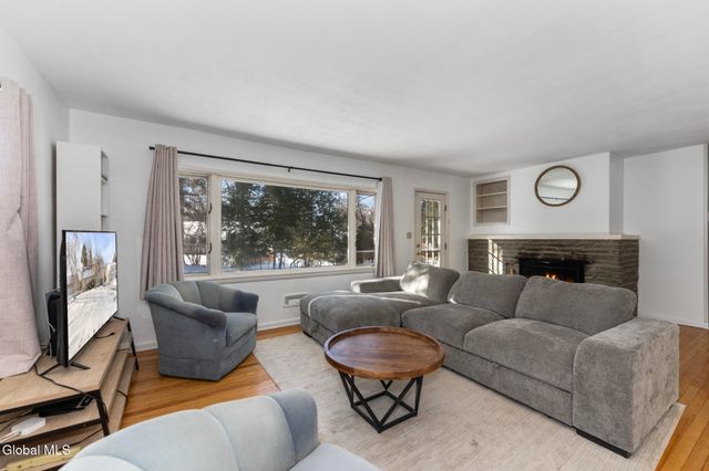 2318 Plum Street, Niskayuna, NY 12309