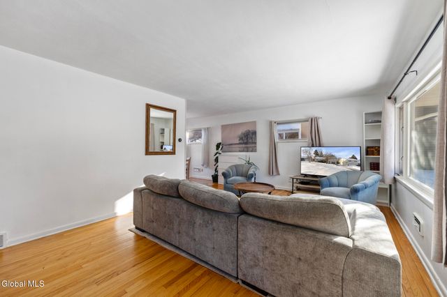 2318 Plum Street, Niskayuna, NY 12309