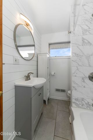 2318 Plum Street, Niskayuna, NY 12309