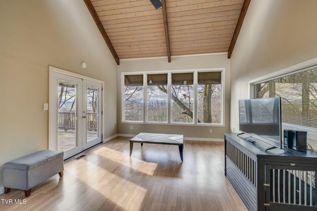 111 Tree Top Lane 111, Johnson City, TN 37601