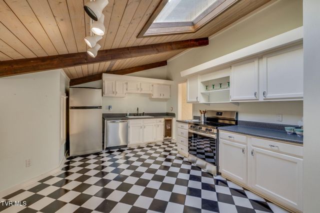 111 Tree Top Lane 111, Johnson City, TN 37601