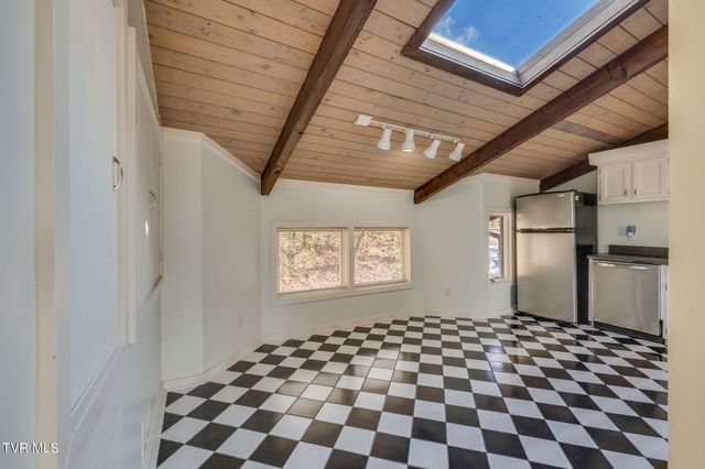 111 Tree Top Lane 111, Johnson City, TN 37601