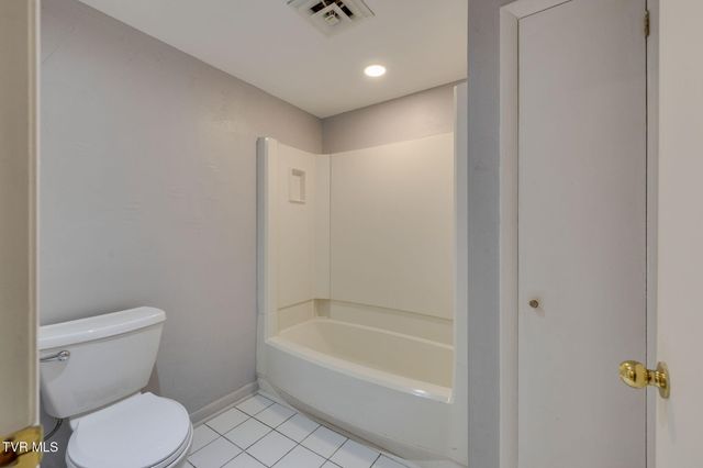 111 Tree Top Lane 111, Johnson City, TN 37601