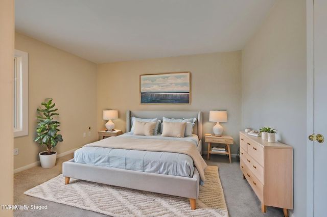 111 Tree Top Lane 111, Johnson City, TN 37601