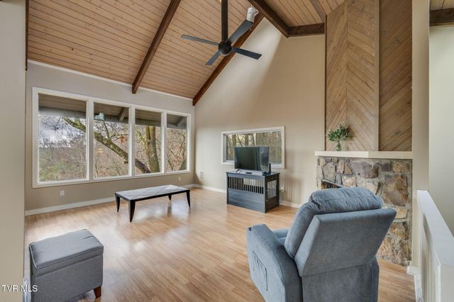 111 Tree Top Lane 111, Johnson City, TN 37601