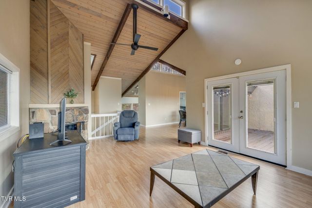 111 Tree Top Lane 111, Johnson City, TN 37601