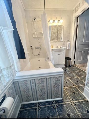 539 Pine St, Mt Pleasant Boro, PA 15666