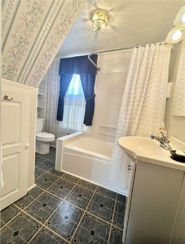 539 Pine St, Mt Pleasant Boro, PA 15666