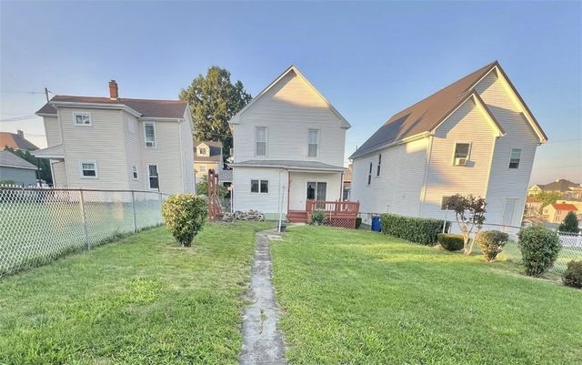 539 Pine St, Mt Pleasant Boro, PA 15666