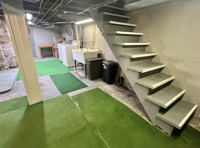 539 Pine St, Mt Pleasant Boro, PA 15666