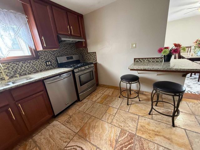 1010 Osmond Avenue, Antioch, IL 60002