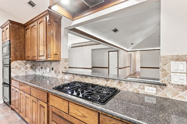 1550 Oak Creek Drive, Lewisville, TX 75077