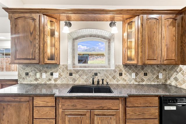 1550 Oak Creek Drive, Lewisville, TX 75077