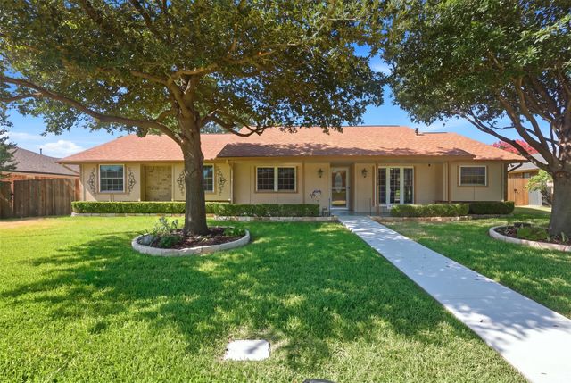 1550 Oak Creek Drive, Lewisville, TX 75077