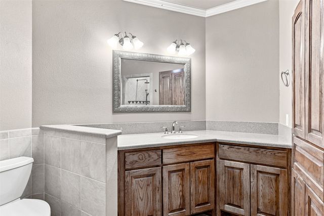 1550 Oak Creek Drive, Lewisville, TX 75077