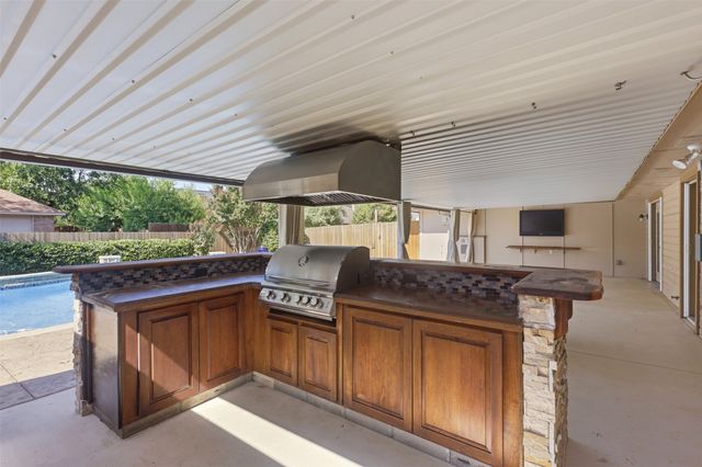 1550 Oak Creek Drive, Lewisville, TX 75077