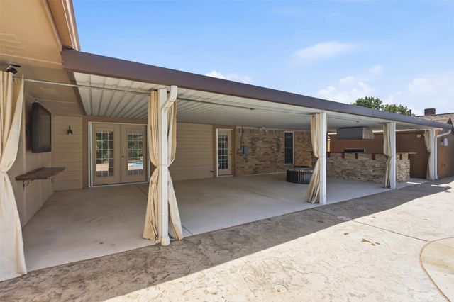1550 Oak Creek Drive, Lewisville, TX 75077