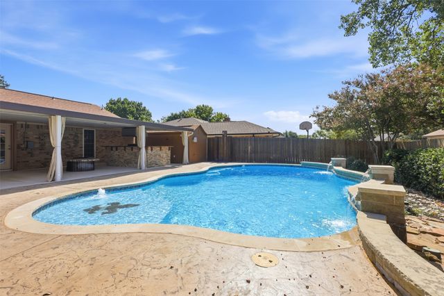 1550 Oak Creek Drive, Lewisville, TX 75077