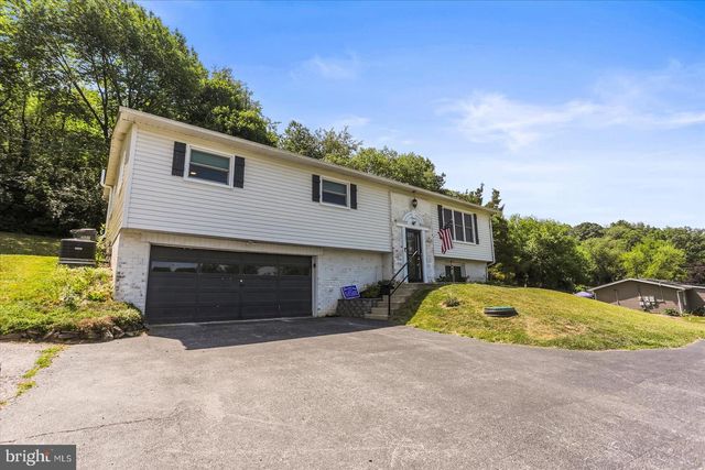 3175 W COLLEGE AVE, York, PA 17408