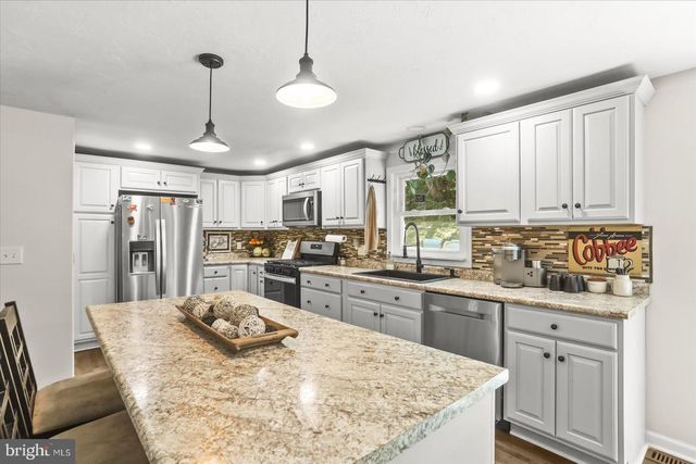 3175 W COLLEGE AVE, York, PA 17408