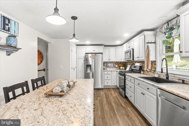3175 W COLLEGE AVE, York, PA 17408