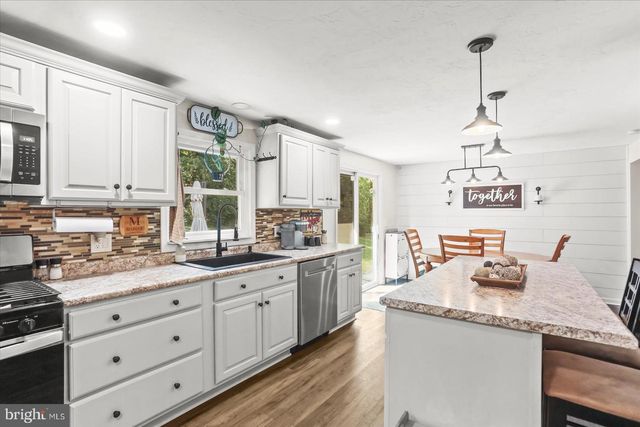 3175 W COLLEGE AVE, York, PA 17408
