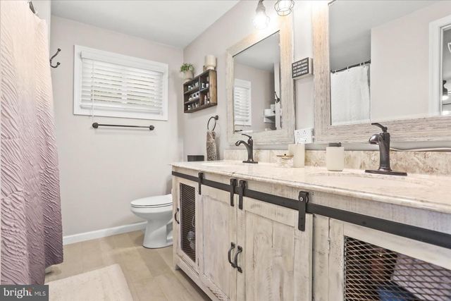 3175 W COLLEGE AVE, York, PA 17408