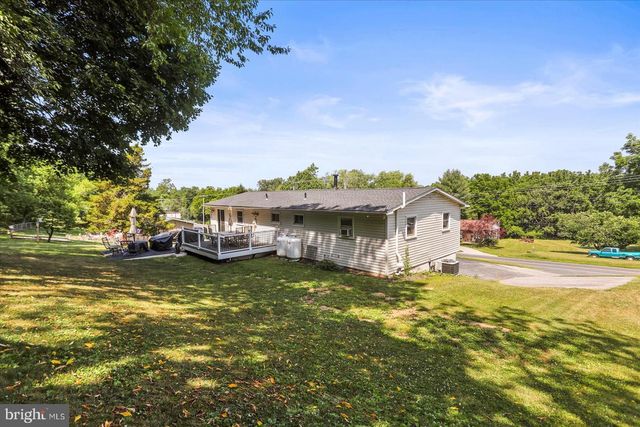 3175 W COLLEGE AVE, York, PA 17408