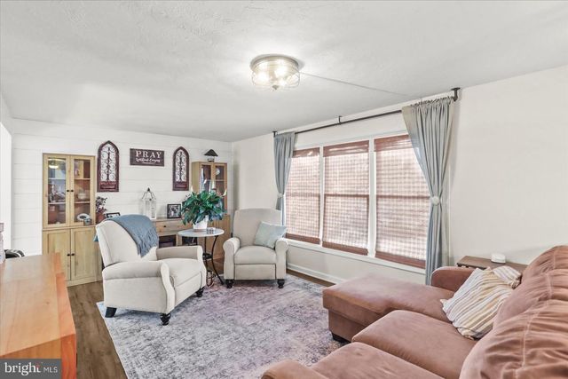 3175 W COLLEGE AVE, York, PA 17408