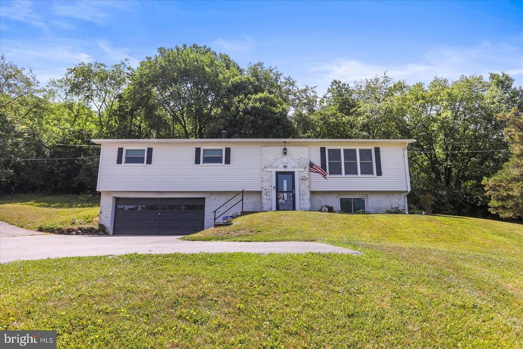3175 W COLLEGE AVE, York, PA 17408