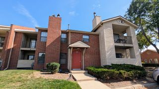 2060 N Rand Road 104, Palatine, IL 60074