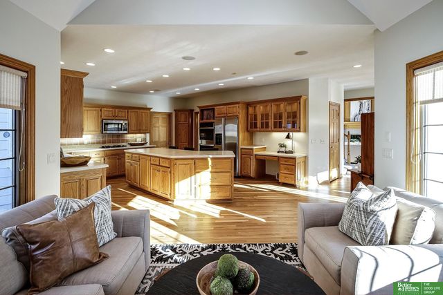 13309 Nicholas Street, Omaha, NE 68154