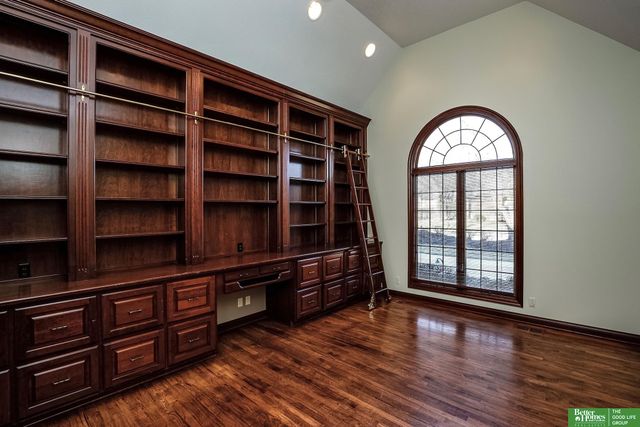 13309 Nicholas Street, Omaha, NE 68154