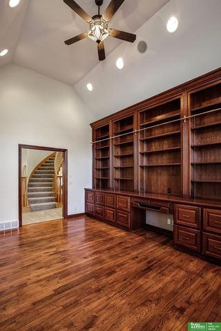 13309 Nicholas Street, Omaha, NE 68154