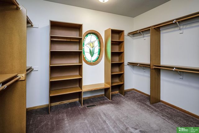 13309 Nicholas Street, Omaha, NE 68154