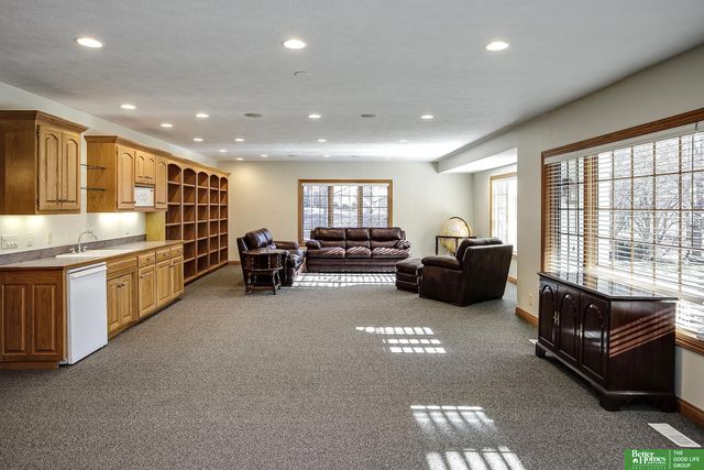 13309 Nicholas Street, Omaha, NE 68154