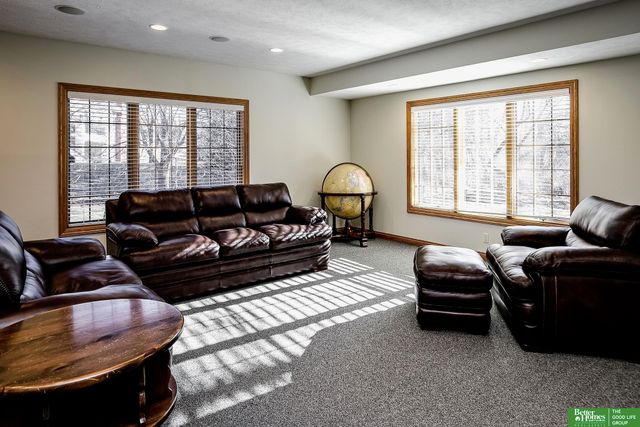 13309 Nicholas Street, Omaha, NE 68154