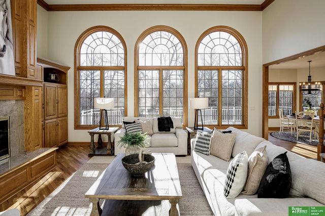 13309 Nicholas Street, Omaha, NE 68154