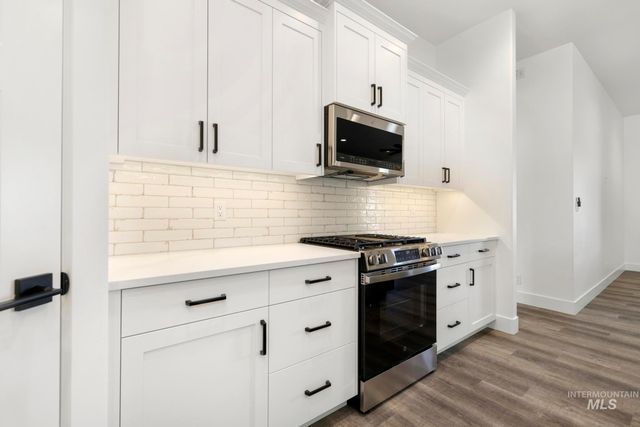 821 23rd Ave E, Jerome, ID 83338