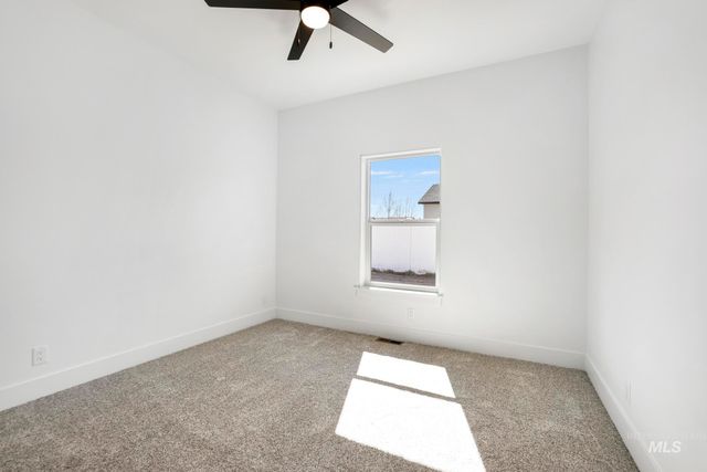 821 23rd Ave E, Jerome, ID 83338