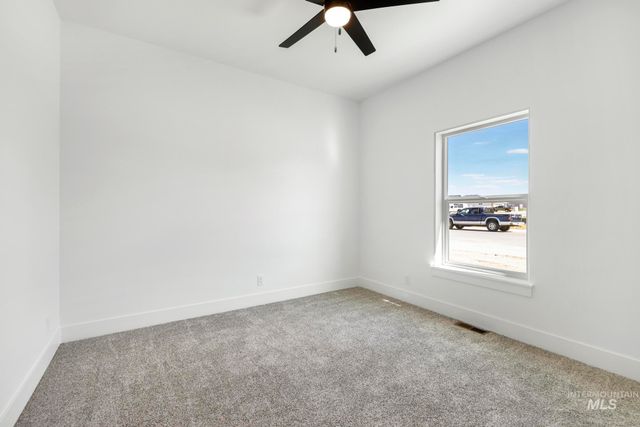 821 23rd Ave E, Jerome, ID 83338