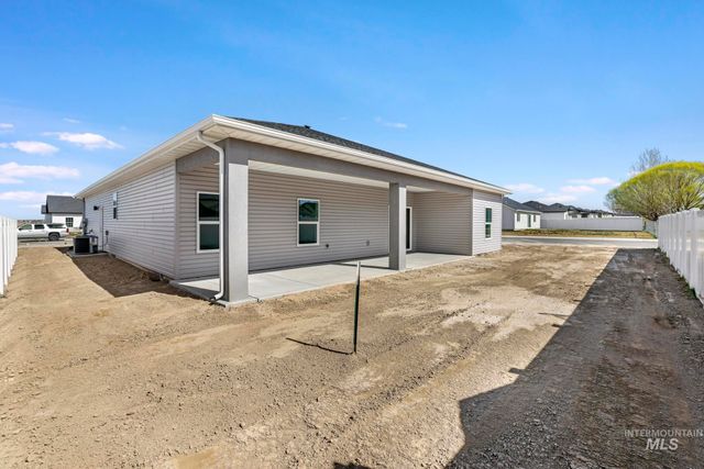 821 23rd Ave E, Jerome, ID 83338