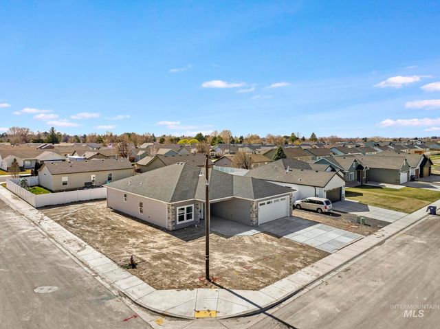 821 23rd Ave E, Jerome, ID 83338