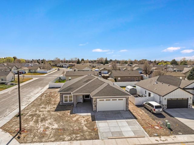 821 23rd Ave E, Jerome, ID 83338