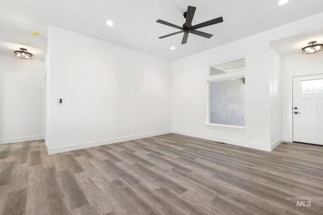 821 23rd Ave E, Jerome, ID 83338