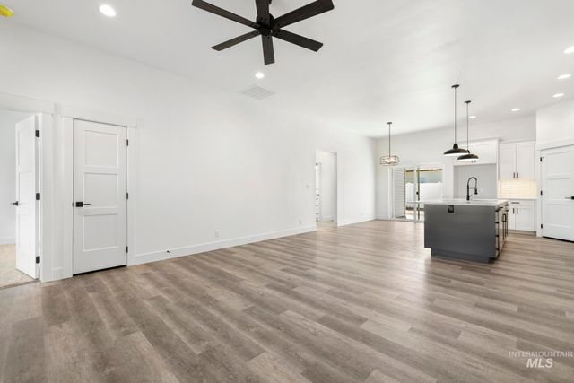 821 23rd Ave E, Jerome, ID 83338