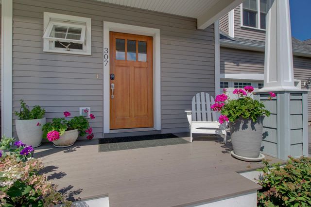 307 Rye Circle, South Burlington, VT 05403