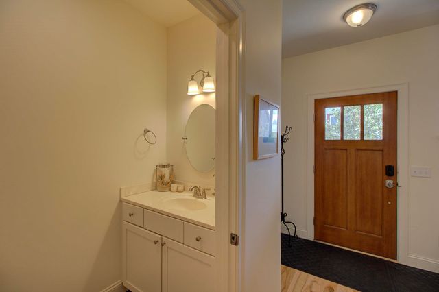 307 Rye Circle, South Burlington, VT 05403