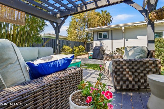 926 6TH Avenue N, Jacksonville Beach, FL 32250